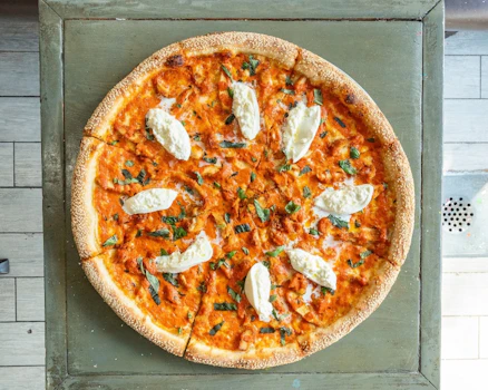 Photo of 18" Large Queen's Finest Vodka Sauce Pizza