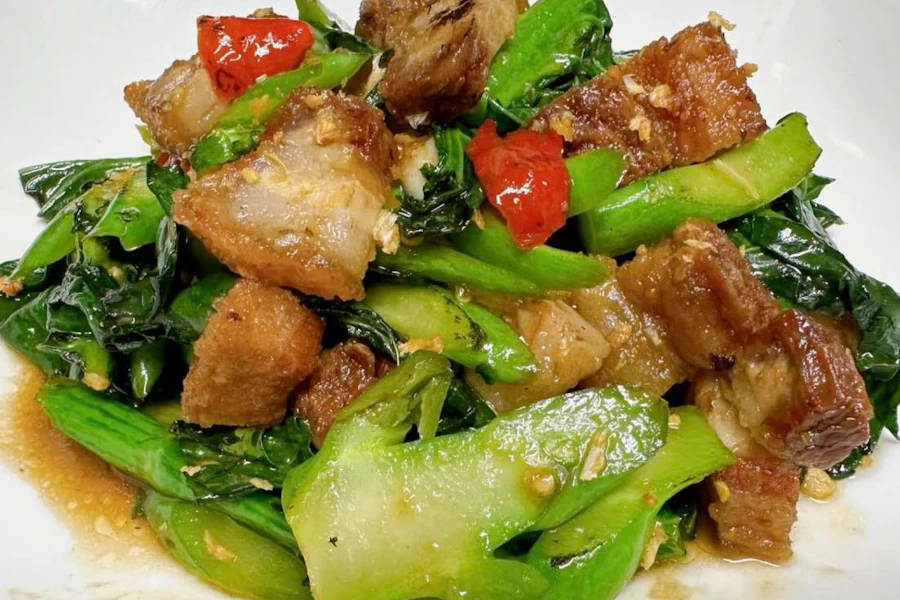 Lemon Thai Kitchen Corporate Catering and Group Ordering located at 12621 Nicollet Ave, Burnsville, MN 55337, USA. Lemon Thai Kitchen's top menu items include Green Curry, Panang Curry, Pad Thai.