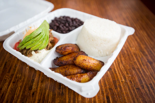 Individual Venezuelan Plato