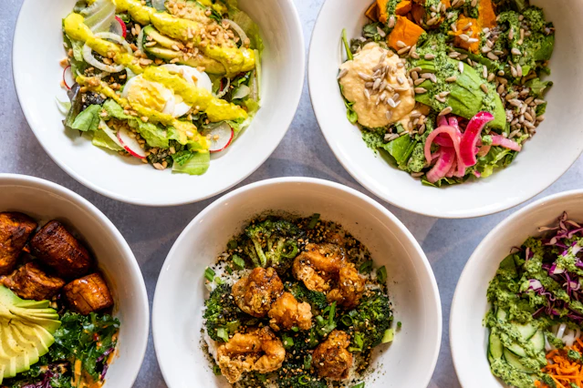 Real Food Bowls & Salads by Kitava